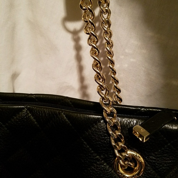 Calvin Klein Black Quilted Leather Shoulder Bag - Picture 4 of 6